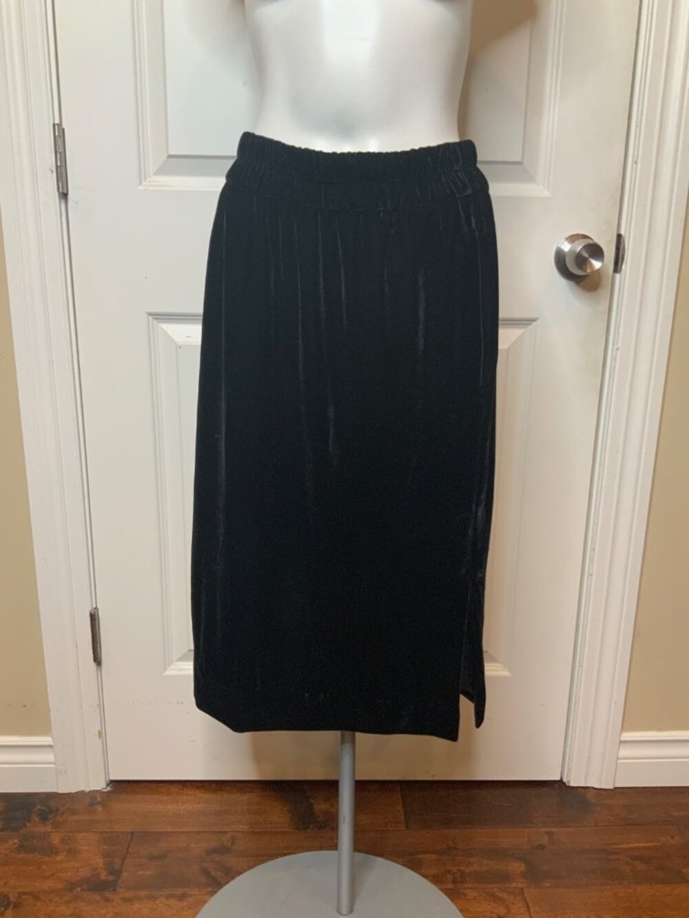 J.Crew Black Velvet Elastic Waist Pencil Skirt NWT, Size XS